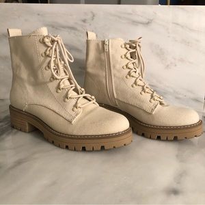 Women’s Universal Thread Parker Lace-up Combat Boots Color Cream/Tan Size 9